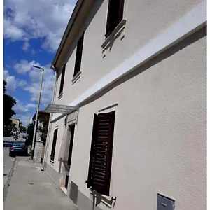 https://apartments-vanesa-pula.pula-hotels.org